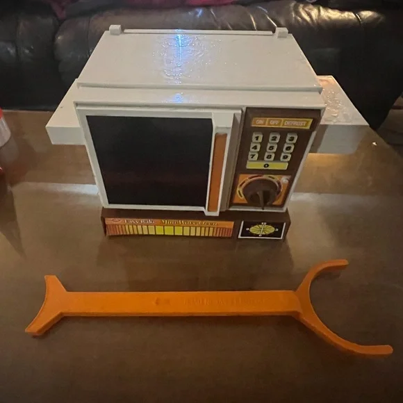 Vintage Easy Bake Oven